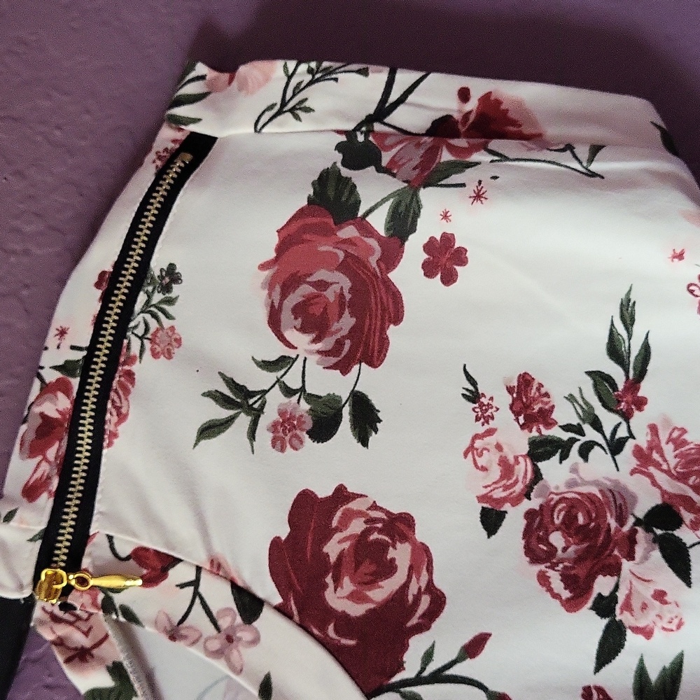 Bae City Floral Top - Picture 5 of 8